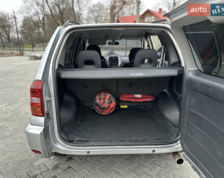 Серый Тойота РАВ 4, объемом двигателя 2 л и пробегом 286 тыс. км за 6200 $, фото 20 на Automoto.ua