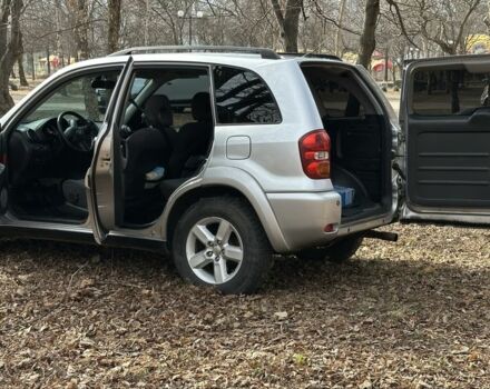 Серый Тойота РАВ 4, объемом двигателя 2 л и пробегом 208 тыс. км за 6800 $, фото 3 на Automoto.ua