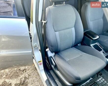 Серый Тойота РАВ 4, объемом двигателя 2 л и пробегом 173 тыс. км за 7900 $, фото 8 на Automoto.ua