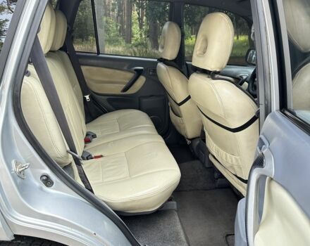 Сірий Тойота РАВ 4, об'ємом двигуна 2 л та пробігом 330 тис. км за 3800 $, фото 13 на Automoto.ua