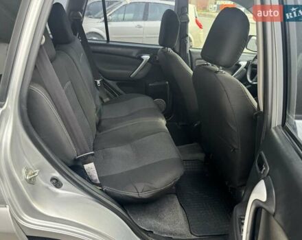 Серый Тойота РАВ 4, объемом двигателя 2 л и пробегом 187 тыс. км за 7700 $, фото 59 на Automoto.ua