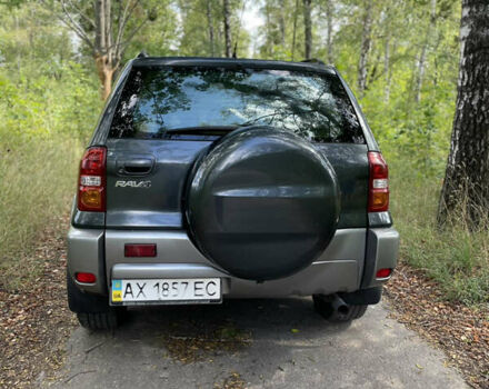 Серый Тойота РАВ 4, объемом двигателя 2 л и пробегом 306 тыс. км за 7000 $, фото 1 на Automoto.ua