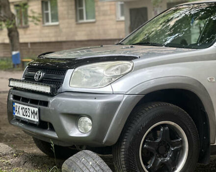 Серый Тойота РАВ 4, объемом двигателя 2 л и пробегом 160 тыс. км за 7900 $, фото 13 на Automoto.ua