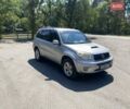 Сірий Тойота РАВ 4, об'ємом двигуна 2 л та пробігом 200 тис. км за 4000 $, фото 4 на Automoto.ua