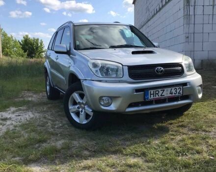Серый Тойота РАВ 4, объемом двигателя 2 л и пробегом 280 тыс. км за 3600 $, фото 2 на Automoto.ua