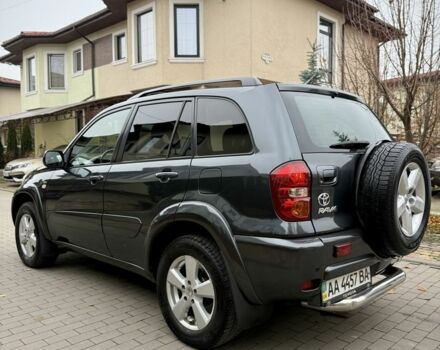 Серый Тойота РАВ 4, объемом двигателя 2 л и пробегом 320 тыс. км за 7700 $, фото 3 на Automoto.ua