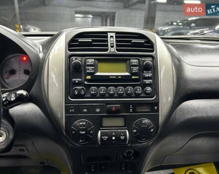 Сірий Тойота РАВ 4, об'ємом двигуна 2 л та пробігом 257 тис. км за 10200 $, фото 13 на Automoto.ua