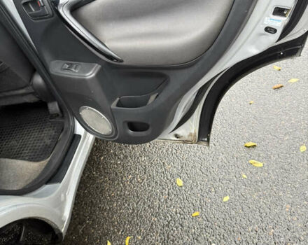 Серый Тойота РАВ 4, объемом двигателя 2 л и пробегом 312 тыс. км за 8500 $, фото 6 на Automoto.ua