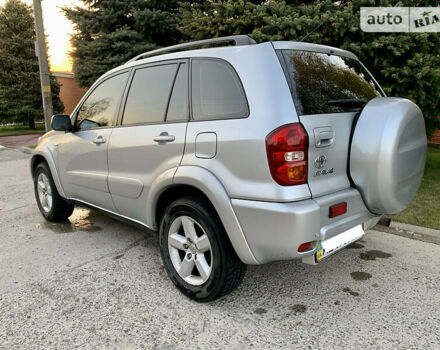 Серый Тойота РАВ 4, объемом двигателя 2 л и пробегом 225 тыс. км за 8900 $, фото 2 на Automoto.ua