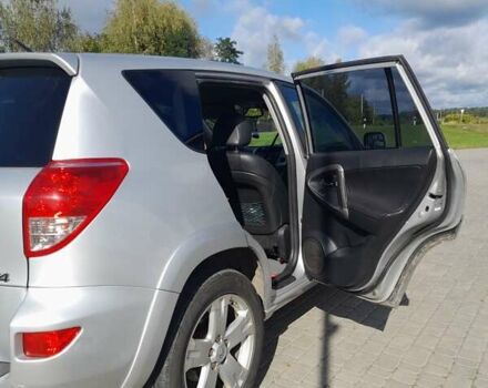 Серый Тойота РАВ 4, объемом двигателя 2.2 л и пробегом 238 тыс. км за 8000 $, фото 12 на Automoto.ua