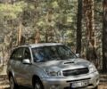 Сірий Тойота РАВ 4, об'ємом двигуна 2 л та пробігом 350 тис. км за 2999 $, фото 2 на Automoto.ua
