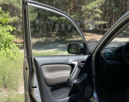 Сірий Тойота РАВ 4, об'ємом двигуна 2 л та пробігом 350 тис. км за 2999 $, фото 12 на Automoto.ua