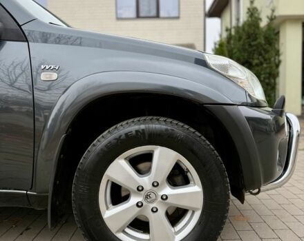 Серый Тойота РАВ 4, объемом двигателя 2 л и пробегом 320 тыс. км за 7700 $, фото 7 на Automoto.ua