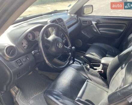 Серый Тойота РАВ 4, объемом двигателя 2 л и пробегом 257 тыс. км за 8800 $, фото 12 на Automoto.ua