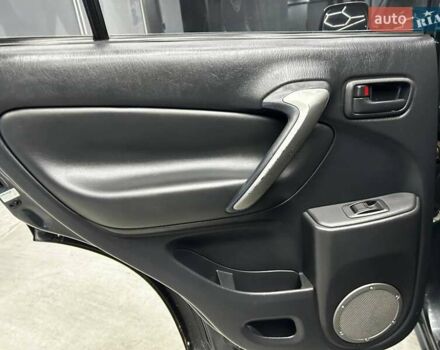 Сірий Тойота РАВ 4, об'ємом двигуна 2 л та пробігом 257 тис. км за 10200 $, фото 11 на Automoto.ua