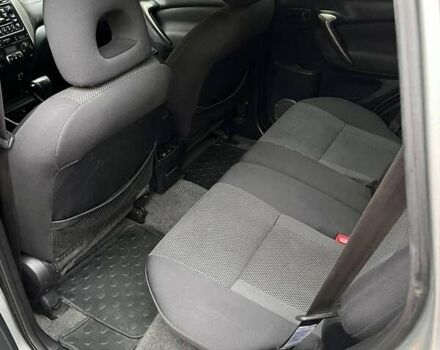 Сірий Тойота РАВ 4, об'ємом двигуна 0 л та пробігом 186 тис. км за 8250 $, фото 11 на Automoto.ua