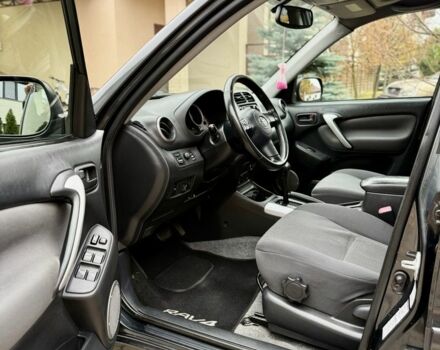 Серый Тойота РАВ 4, объемом двигателя 2 л и пробегом 320 тыс. км за 7700 $, фото 13 на Automoto.ua