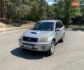 Сірий Тойота РАВ 4, об'ємом двигуна 2 л та пробігом 200 тис. км за 4000 $, фото 1 на Automoto.ua