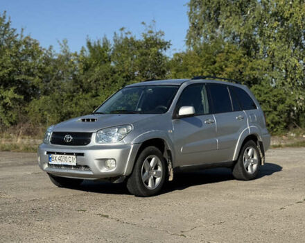 Серый Тойота РАВ 4, объемом двигателя 2 л и пробегом 351 тыс. км за 7500 $, фото 2 на Automoto.ua