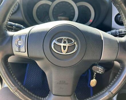 Серый Тойота РАВ 4, объемом двигателя 2.23 л и пробегом 185 тыс. км за 7800 $, фото 2 на Automoto.ua