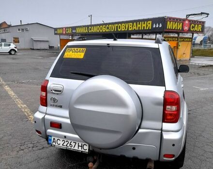 Серый Тойота РАВ 4, объемом двигателя 2 л и пробегом 331 тыс. км за 5500 $, фото 2 на Automoto.ua