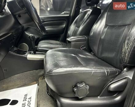 Сірий Тойота РАВ 4, об'ємом двигуна 2 л та пробігом 257 тис. км за 10200 $, фото 8 на Automoto.ua