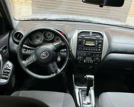 Сірий Тойота РАВ 4, об'ємом двигуна 0 л та пробігом 186 тис. км за 8250 $, фото 13 на Automoto.ua