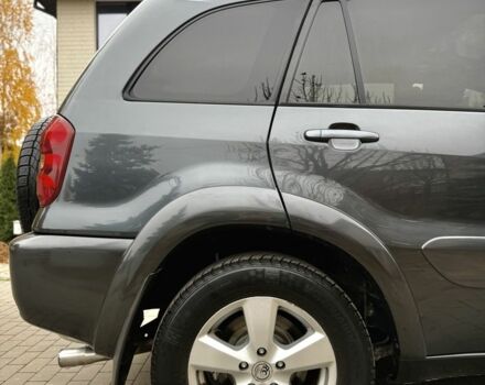 Серый Тойота РАВ 4, объемом двигателя 2 л и пробегом 320 тыс. км за 7700 $, фото 6 на Automoto.ua