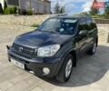 Серый Тойота РАВ 4, объемом двигателя 2 л и пробегом 257 тыс. км за 8800 $, фото 1 на Automoto.ua