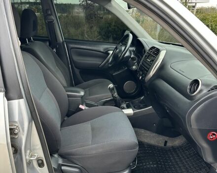 Серый Тойота РАВ 4, объемом двигателя 2 л и пробегом 390 тыс. км за 3850 $, фото 8 на Automoto.ua