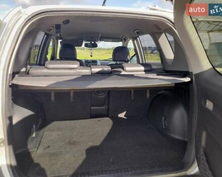 Серый Тойота РАВ 4, объемом двигателя 2.2 л и пробегом 238 тыс. км за 8000 $, фото 1 на Automoto.ua