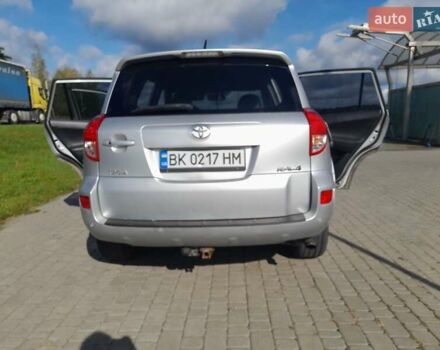 Серый Тойота РАВ 4, объемом двигателя 2.2 л и пробегом 238 тыс. км за 8000 $, фото 11 на Automoto.ua