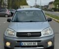 Серый Тойота РАВ 4, объемом двигателя 2 л и пробегом 192 тыс. км за 6300 $, фото 1 на Automoto.ua
