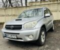 Серый Тойота РАВ 4, объемом двигателя 2 л и пробегом 318 тыс. км за 3800 $, фото 1 на Automoto.ua