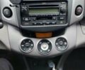 Сірий Тойота РАВ 4, об'ємом двигуна 2.4 л та пробігом 224 тис. км за 9000 $, фото 19 на Automoto.ua