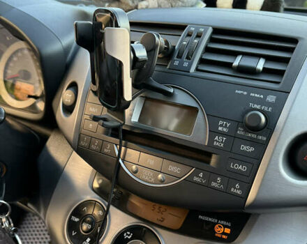 Серый Тойота РАВ 4, объемом двигателя 2 л и пробегом 149 тыс. км за 9500 $, фото 17 на Automoto.ua