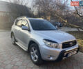 Серый Тойота РАВ 4, объемом двигателя 2 л и пробегом 301 тыс. км за 8800 $, фото 1 на Automoto.ua