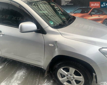 Сірий Тойота РАВ 4, об'ємом двигуна 2 л та пробігом 200 тис. км за 8300 $, фото 1 на Automoto.ua