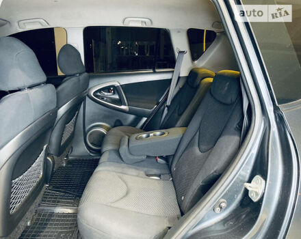 Серый Тойота РАВ 4, объемом двигателя 2 л и пробегом 189 тыс. км за 8300 $, фото 18 на Automoto.ua
