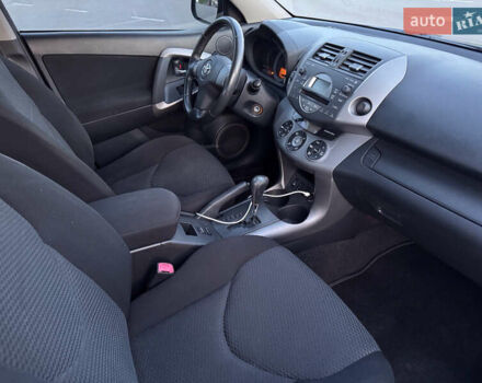 Сірий Тойота РАВ 4, об'ємом двигуна 2 л та пробігом 260 тис. км за 8700 $, фото 11 на Automoto.ua