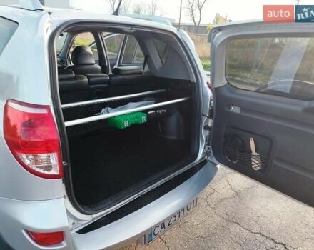 Сірий Тойота РАВ 4, об'ємом двигуна 2 л та пробігом 196 тис. км за 9100 $, фото 5 на Automoto.ua