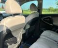 Сірий Тойота РАВ 4, об'ємом двигуна 2 л та пробігом 223 тис. км за 10000 $, фото 4 на Automoto.ua