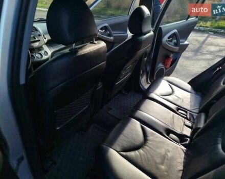 Сірий Тойота РАВ 4, об'ємом двигуна 2 л та пробігом 196 тис. км за 9100 $, фото 16 на Automoto.ua