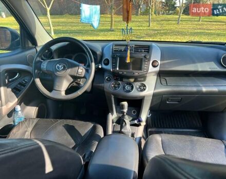 Серый Тойота РАВ 4, объемом двигателя 2.23 л и пробегом 310 тыс. км за 8800 $, фото 5 на Automoto.ua