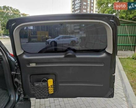 Сірий Тойота РАВ 4, об'ємом двигуна 2 л та пробігом 170 тис. км за 8699 $, фото 45 на Automoto.ua