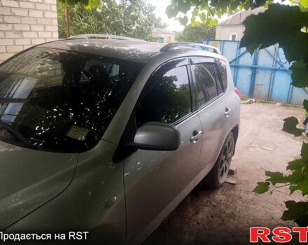 Сірий Тойота РАВ 4, об'ємом двигуна 2 л та пробігом 206 тис. км за 7160 $, фото 1 на Automoto.ua