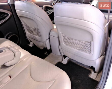 Сірий Тойота РАВ 4, об'ємом двигуна 2.36 л та пробігом 164 тис. км за 9900 $, фото 32 на Automoto.ua