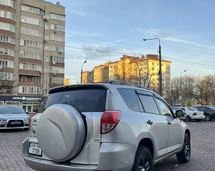 Серый Тойота РАВ 4, объемом двигателя 2.36 л и пробегом 213 тыс. км за 6400 $, фото 7 на Automoto.ua