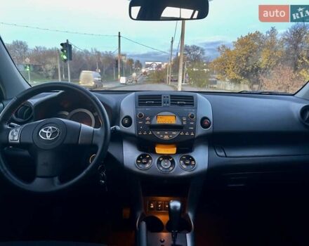 Серый Тойота РАВ 4, объемом двигателя 2 л и пробегом 174 тыс. км за 9600 $, фото 26 на Automoto.ua