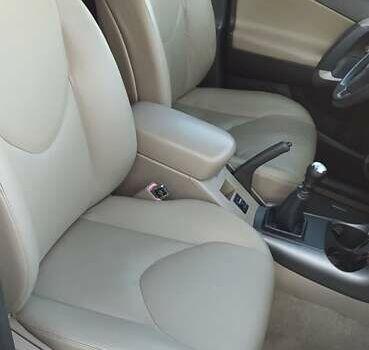 Серый Тойота РАВ 4, объемом двигателя 2.2 л и пробегом 255 тыс. км за 11500 $, фото 41 на Automoto.ua